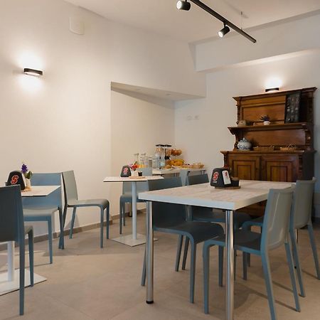 Maksim Food Drink Rooms Golfo Aranci Bagian luar foto