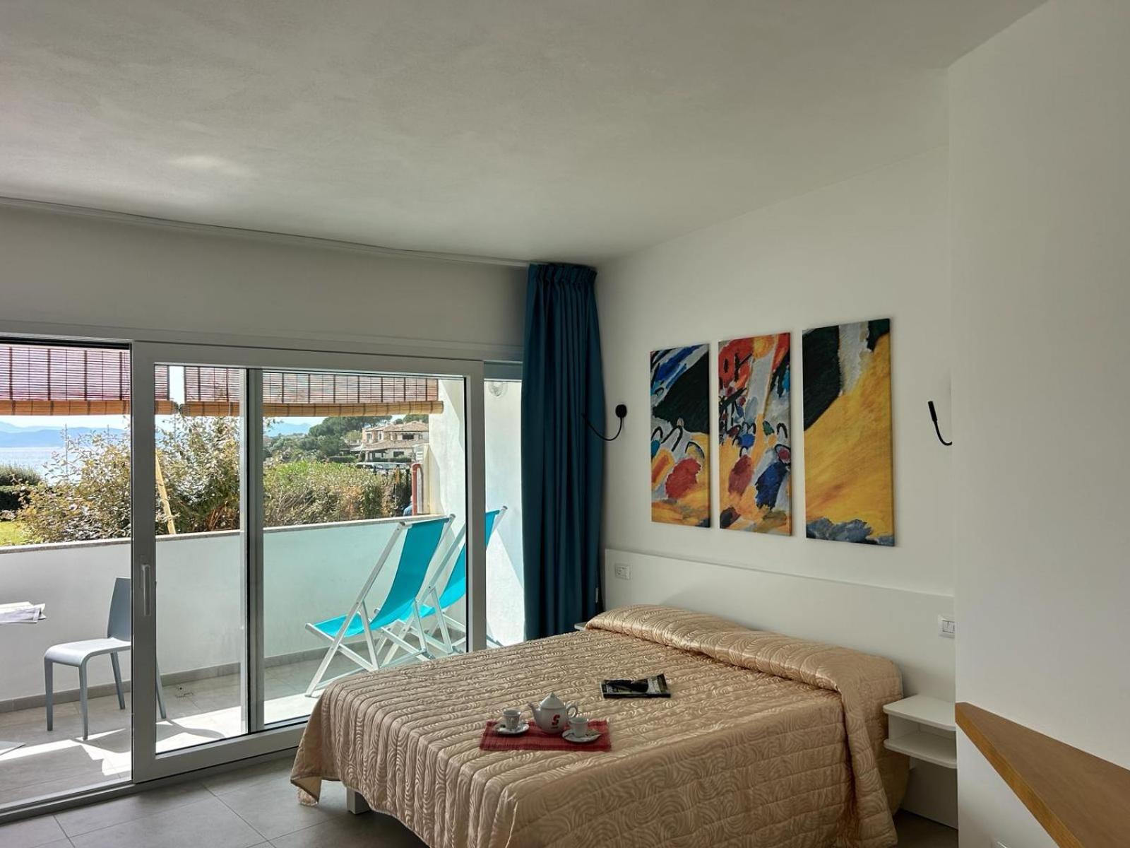 Maksim Food Drink Rooms Golfo Aranci Bagian luar foto
