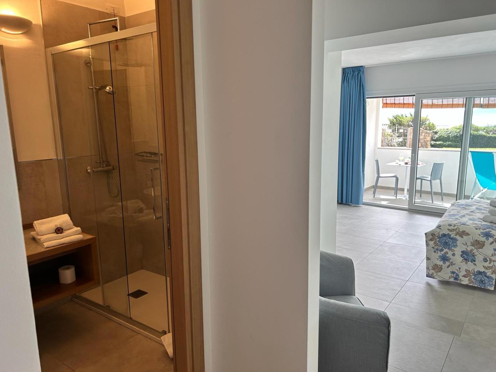 Maksim Food Drink Rooms Golfo Aranci Bagian luar foto