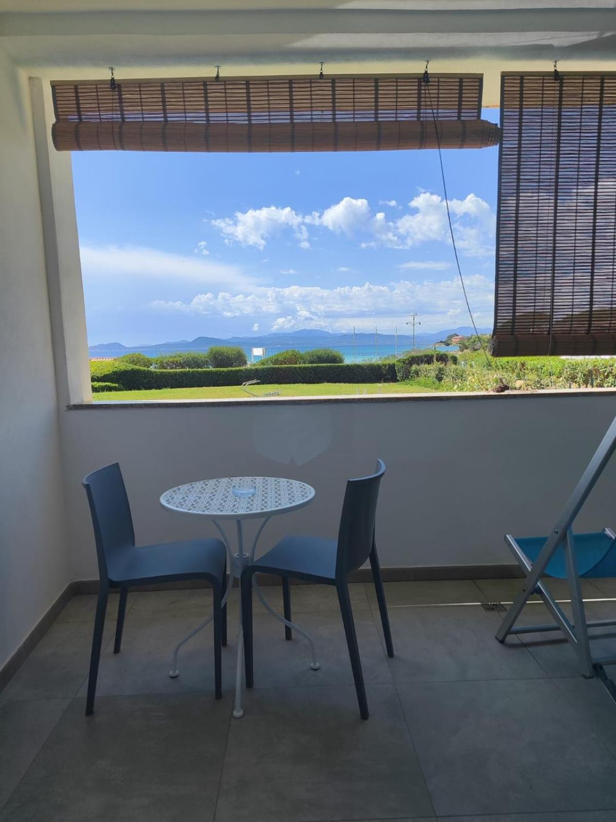 Maksim Food Drink Rooms Golfo Aranci Bagian luar foto