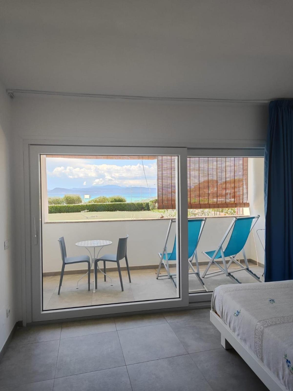Maksim Food Drink Rooms Golfo Aranci Bagian luar foto