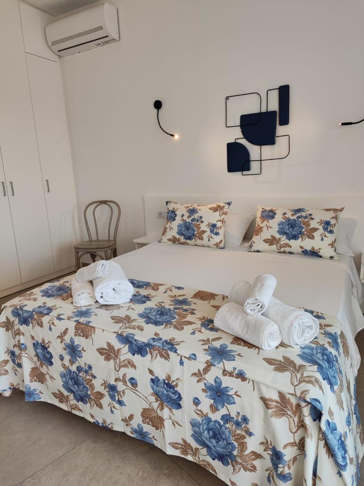 Maksim Food Drink Rooms Golfo Aranci Bagian luar foto