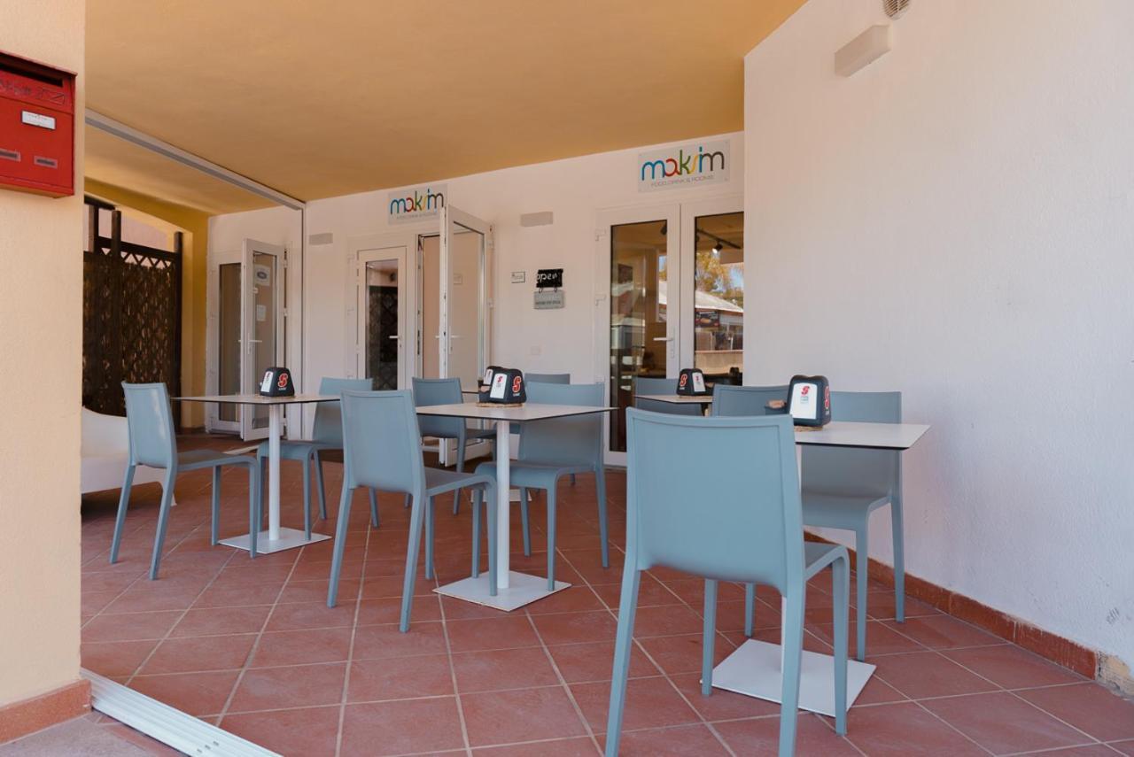 Maksim Food Drink Rooms Golfo Aranci Bagian luar foto