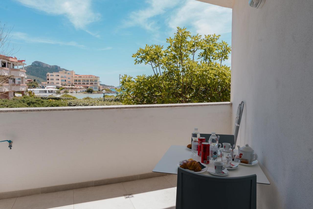 Maksim Food Drink Rooms Golfo Aranci Bagian luar foto