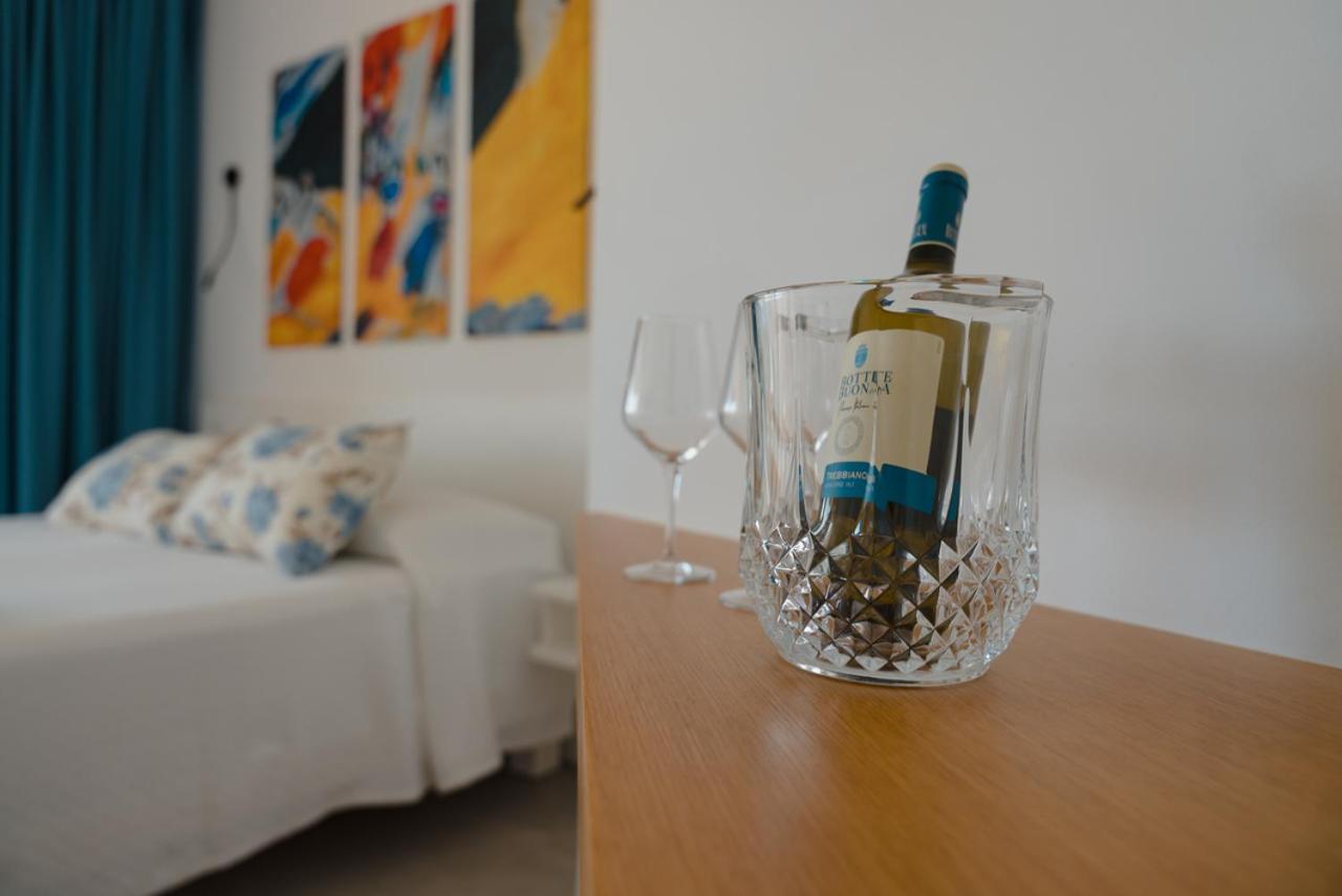 Maksim Food Drink Rooms Golfo Aranci Bagian luar foto