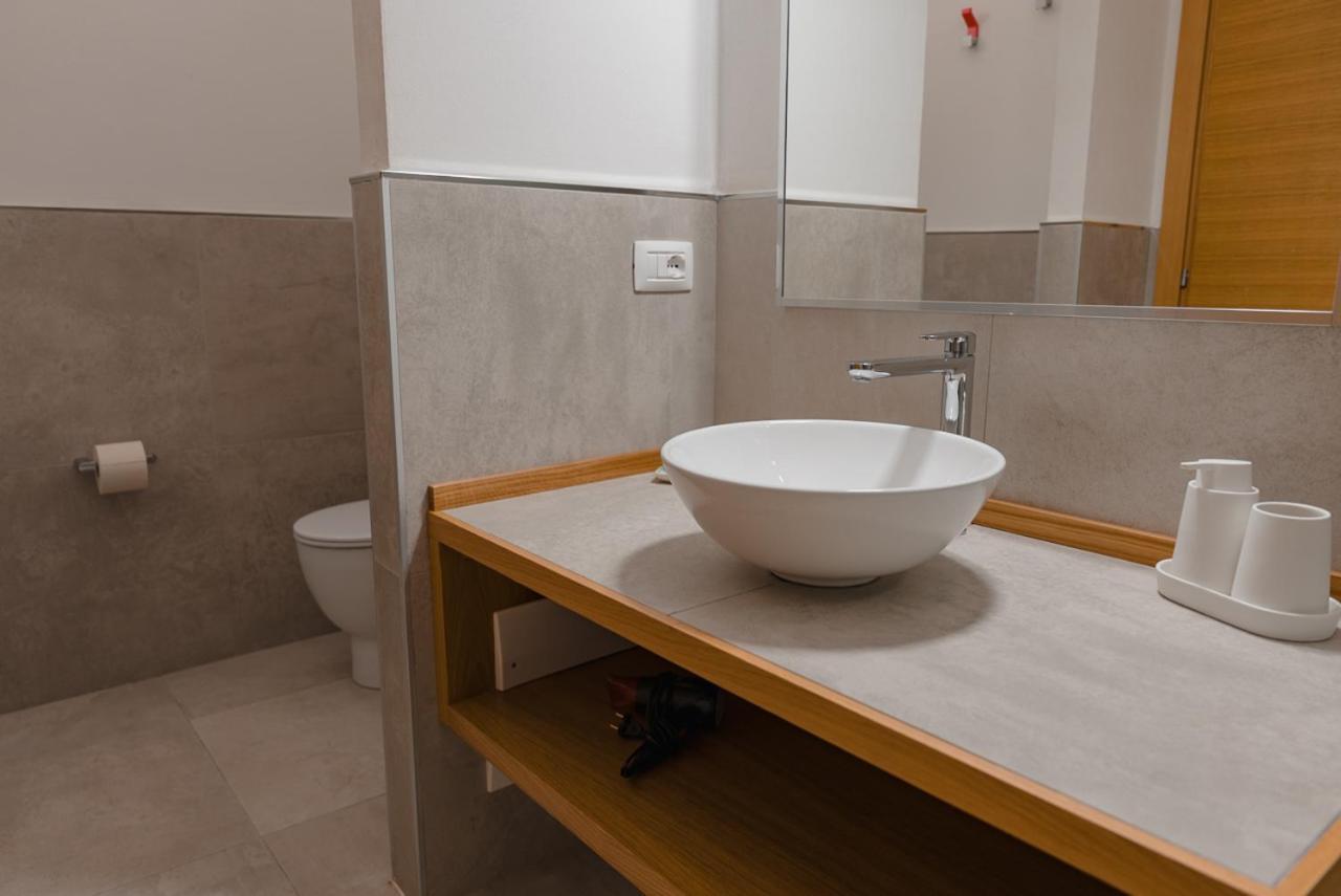 Maksim Food Drink Rooms Golfo Aranci Bagian luar foto
