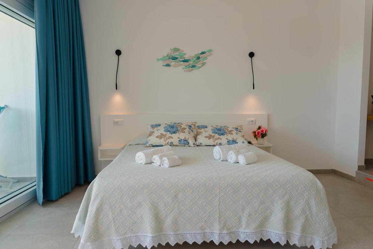 Maksim Food Drink Rooms Golfo Aranci Bagian luar foto